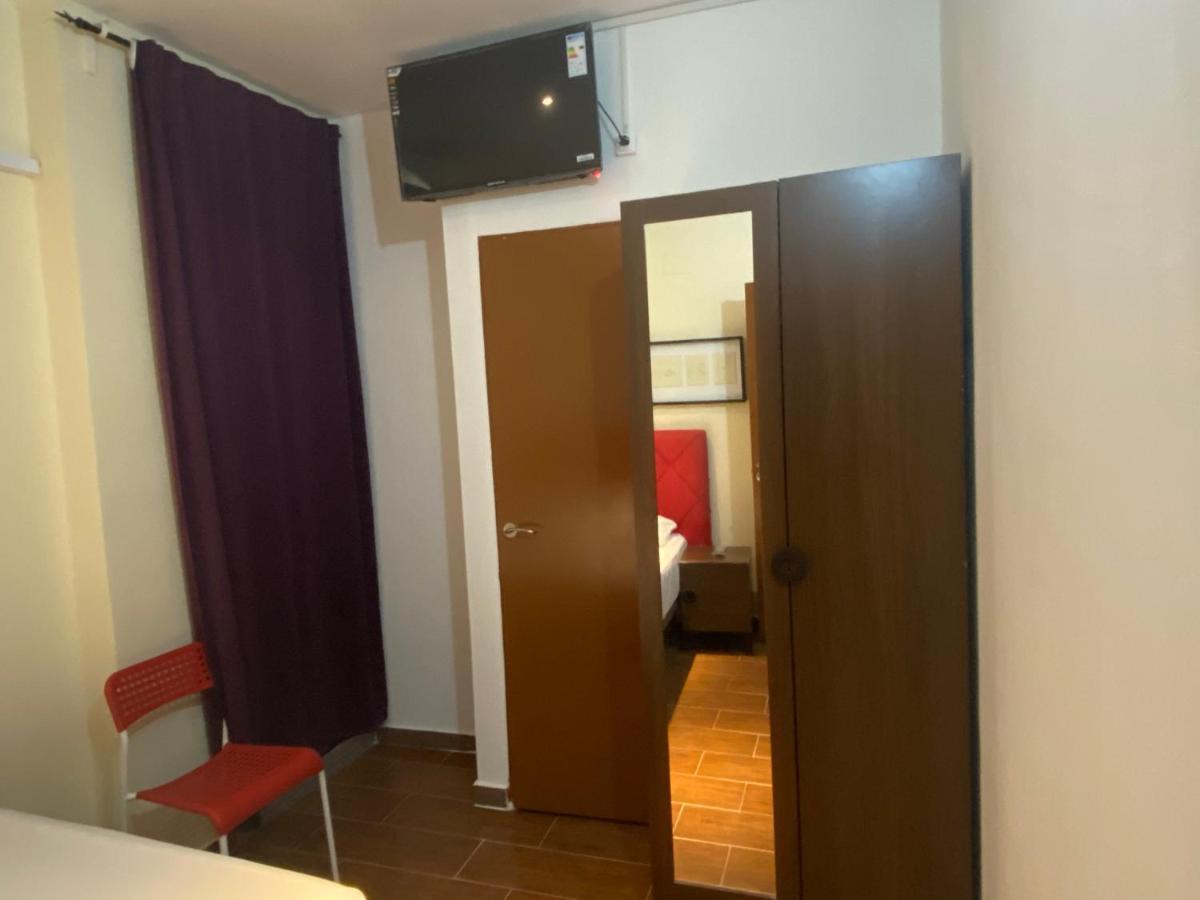 Hostal Granvia 628 Барселона Экстерьер фото